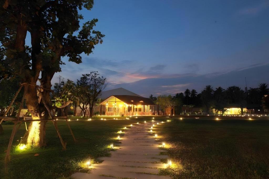 The Buffalo Amphawa Samut Songkhram Εξωτερικό φωτογραφία